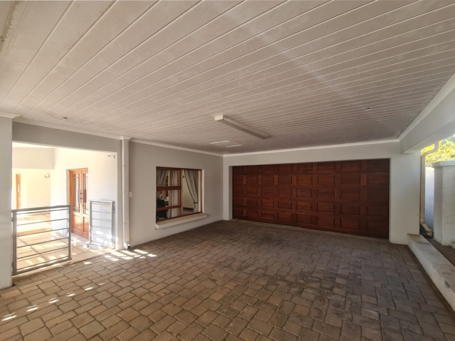To Let 5 Bedroom Property for Rent in Eagles Landing North West